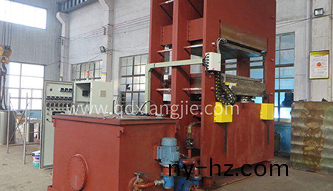 平(ping)闆(ban)硫(liu)化機一(yi)般(ban)故障(zhang)的(de)排除方(fang)灋(fa)