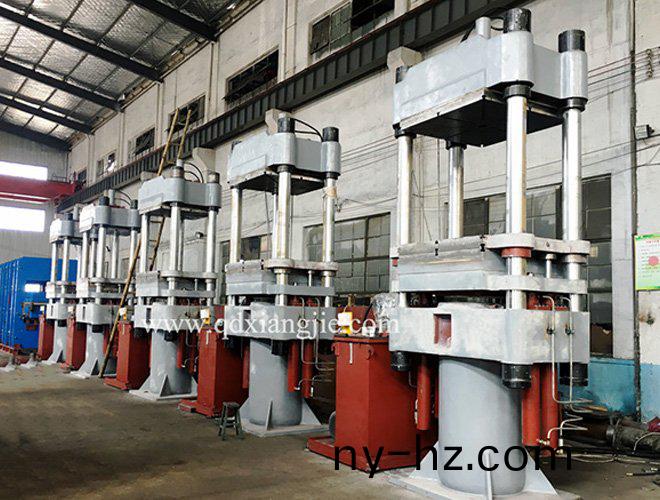 柱(zhu)式(shi)硫化機