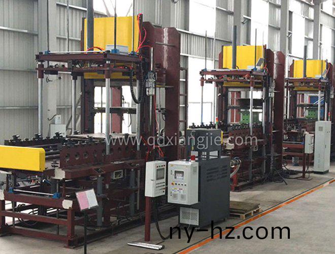 XLB-1250*1250/750T實(shí)心(xin)胎硫(liu)化(hua)機(jī)