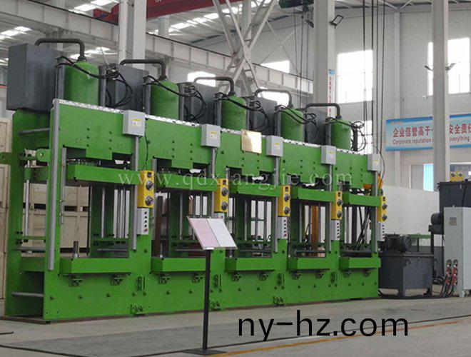 XLB-1000*1000/150T實(shí)心(xin)胎硫化(hua)機(jī)